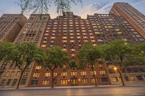 315 E 72nd St #3A, New York, NY 10021