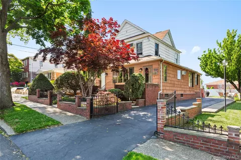 15043 8th Ave, New York, NY 11357