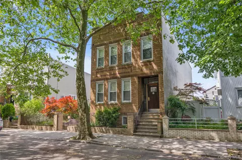 7020 7018 72nd St, Ridgewood, NY 11385