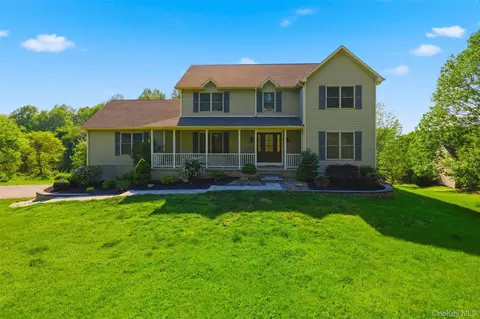 233 Devon Farms Rd, Stormville, NY 12582
