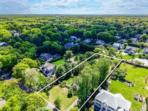 20 Hillside Ave, Saint James, NY 11780