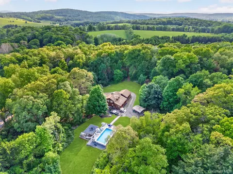 129 Mallory Rd, Union Vale, NY 12585