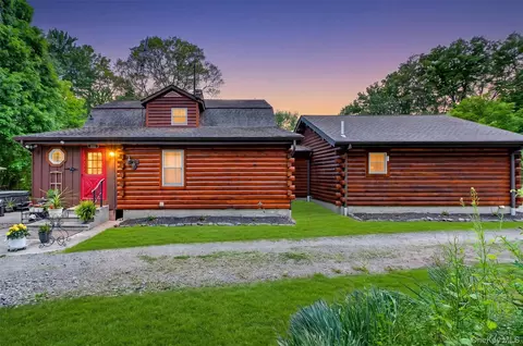 129 Mallory Rd, Union Vale, NY 12585