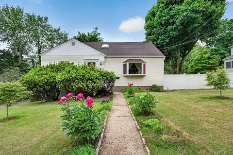 36 Heatherdell Rd, Greenburgh, NY 10502