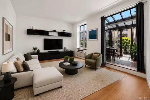 91 Grand Ave #4D, Brooklyn, NY 11205