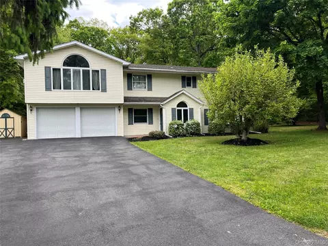 143 Pineview Ave, Clarkstown, NY 10954