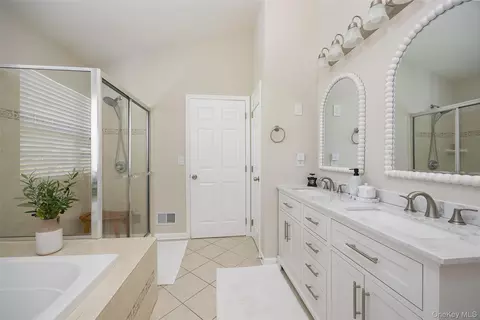 Bath - 319 Honness Rd, Fishkill, NY 12524 photo 3 of 3