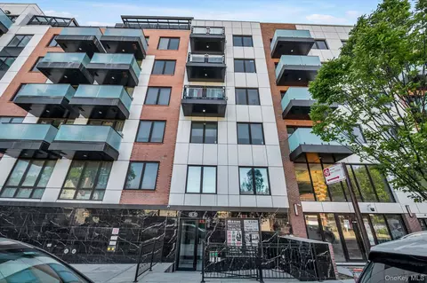 4210 147th St #2B, Flushing, NY 11355