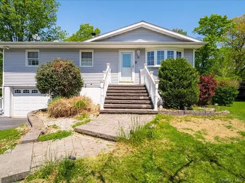 35 Maple Ln, Monroe, NY 10950