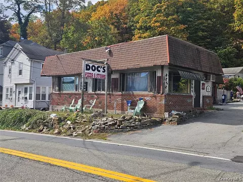 657 Jersey Ave, Greenwood Lake, NY 10925