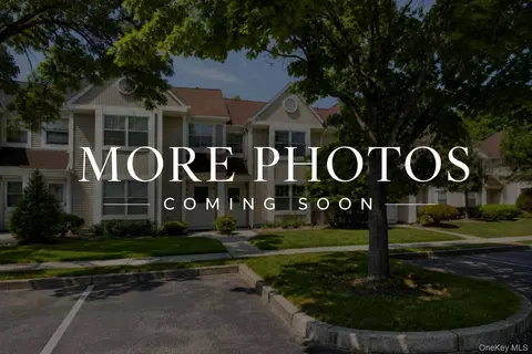 25 Creekside Cir, Ramapo, NY 10977