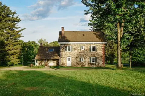 652 Albany Post Rd, New Paltz, NY 12561