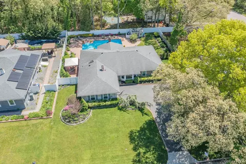 17 Priscilla Ave, Holtsville, NY 11742