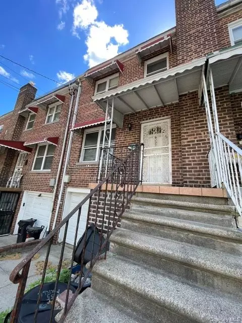 3255 Mickle Ave, New York, NY 10469