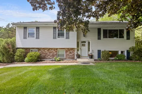 83 Panorama Dr, Patterson, NY 12563