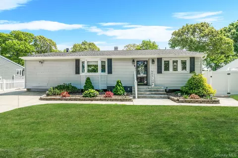 121 Selden Blvd, Centereach, NY 11720