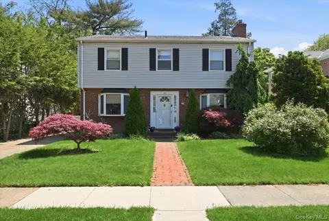 219 Kilburn Rd, Garden City, NY 11530