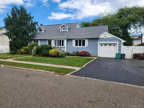15 Nims Ave, West Babylon, NY 11704