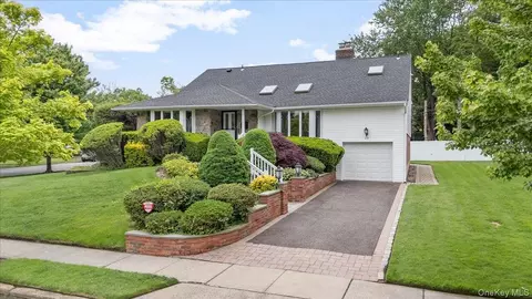 23 Maytime Ct, Jericho, NY 11753