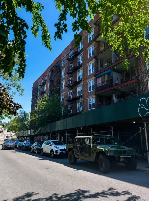 8616 60th Ave #3P, Elmhurst, NY 11373