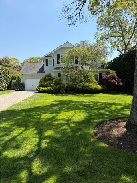 90 Rogers Ave, Westhampton Beach, NY 11978