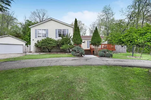 52 Hammerhead Trl, Mamakating, NY 12790