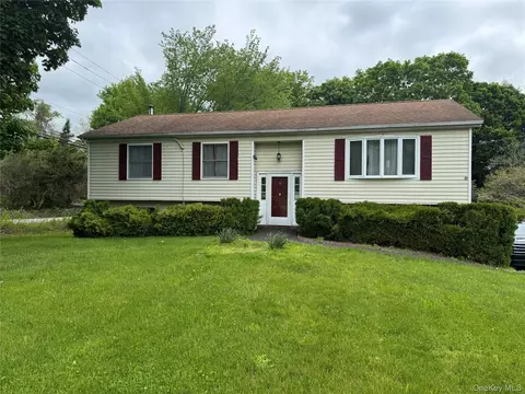 2 Shirley Dr, Patterson, NY 12563