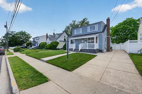 22 Kenneth Ave, North Bellmore, NY 11710