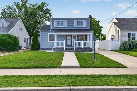 22 Kenneth Ave, North Bellmore, NY 11710