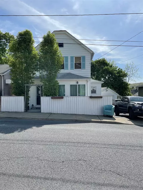 46 Fort Putnam St, Highlands, NY 10928