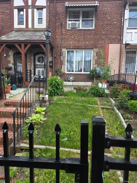 2109 W Baltimore St, Baltimore, MD 21223