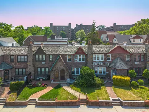 8914 63rd Ave, Rego Park, NY 11374