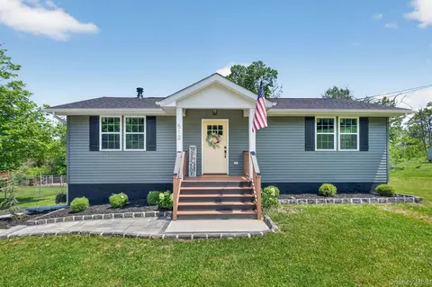 512 Riley Rd, New Windsor, NY 12553