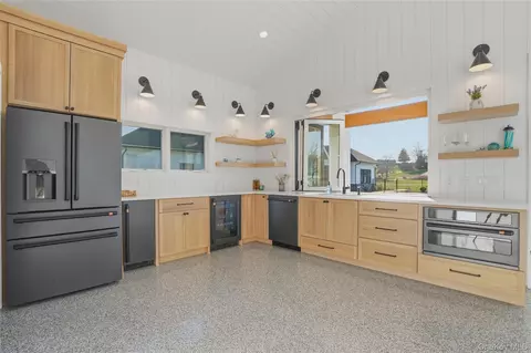 Kitchen - 400 Bruyn Tpke, Shawangunk, NY 12589 photo 2 of 3
