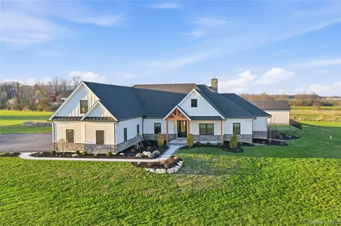 Exterior - 400 Bruyn Tpke, Shawangunk, NY 12589 photo 2 of 8