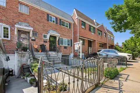 50-38 65th St, New York, NY 11377
