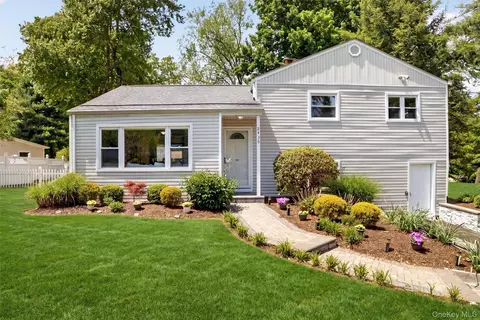 2435 Susan Ct, Yorktown, NY 10598