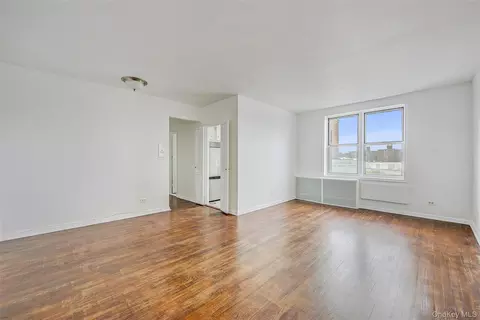 63-45 Saunders St #6H, New York, NY 11374