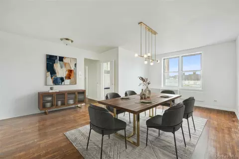 63-45 Saunders St #6H, New York, NY 11374