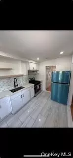 6125 Saunders St, New York, NY 11374