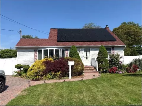 8 Wantagh Ave, East Islip, NY 11730
