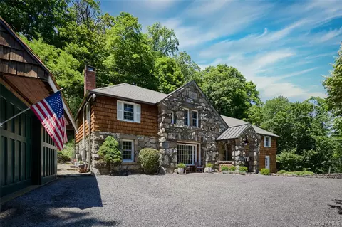 32 Lookout Rd, Tuxedo, NY 10987