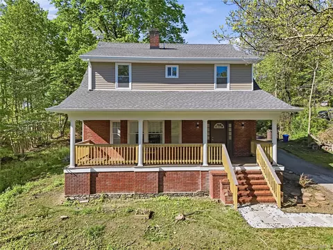 24 Summit Ave, Harriman, NY 10926