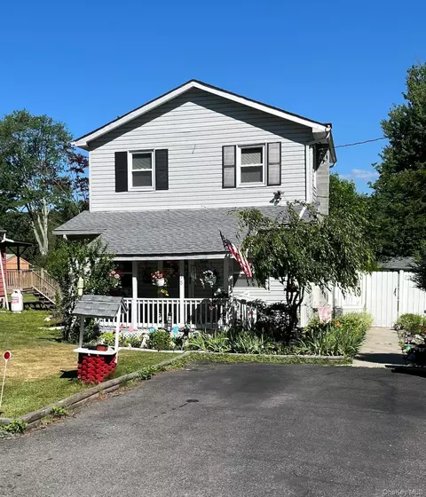 18 Sunset Trl, Shawangunk, NY 12566