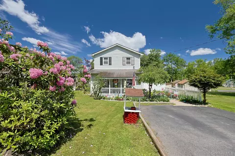 18 Sunset Trl, Shawangunk, NY 12566