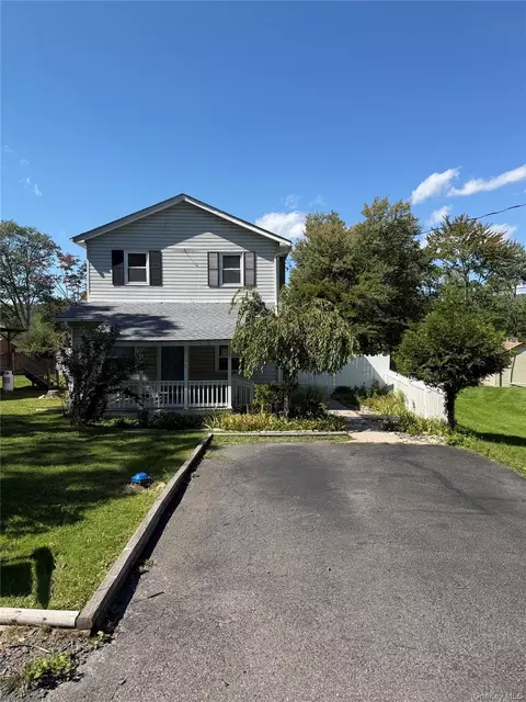 18 Sunset Trl, Shawangunk, NY 12566