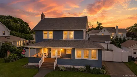 104 Elm St, Sayville, NY 11782