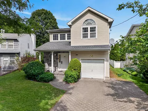 82 Inwood Rd # B, North Hempstead, NY 11050