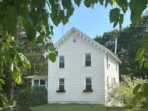 2884 Atlantic Ave, Stockport, NY 12172