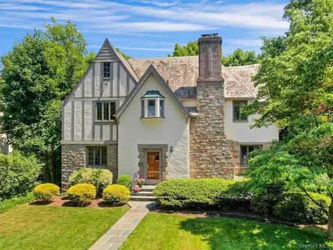 39 Dante St, Larchmont, NY 10538